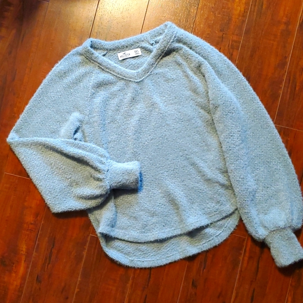 Hollister V-Neck Eyelash Sweater